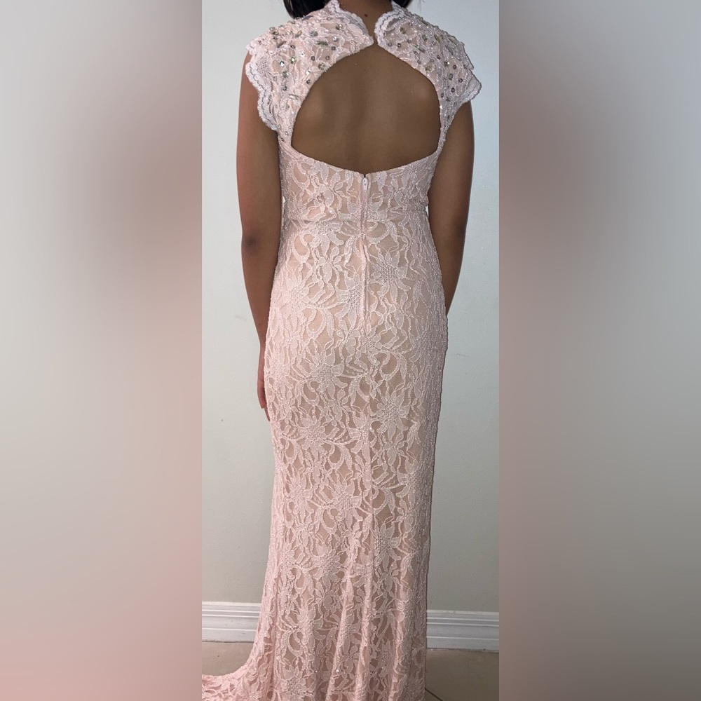 Pink lace gown with sequin cuff sleeve.     Size 3‎ - Picture 2 of 9